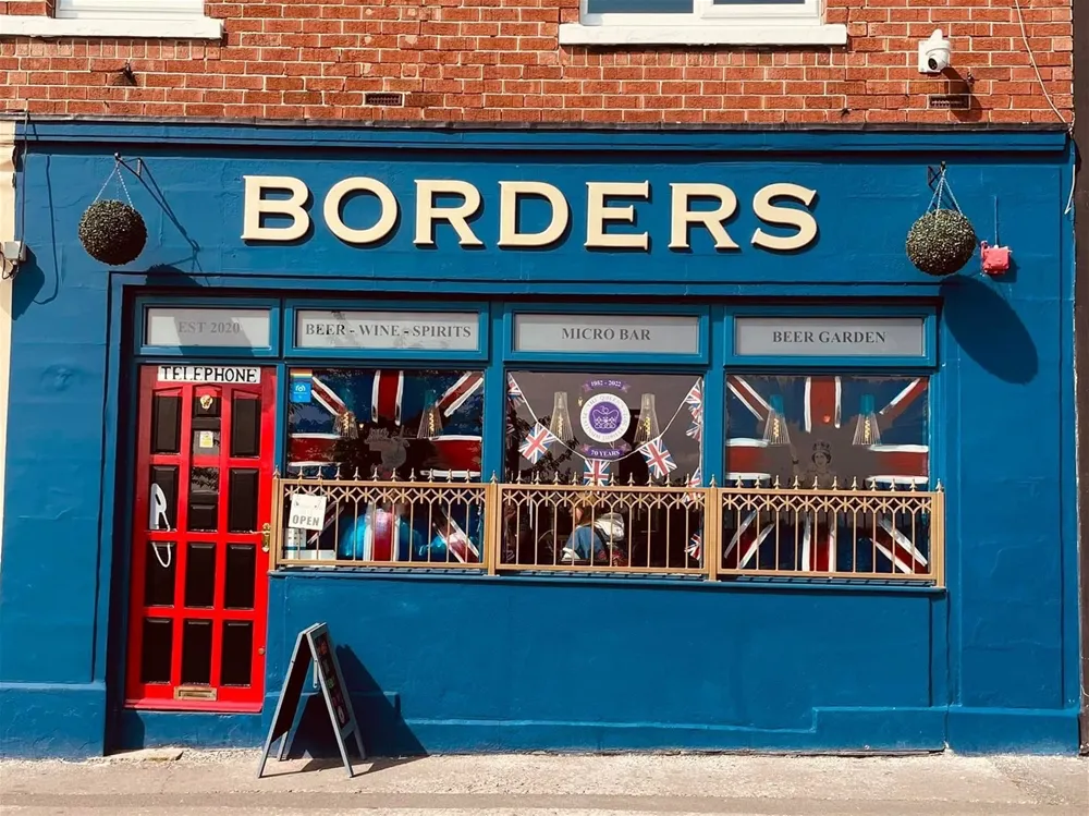 Borders Bar
